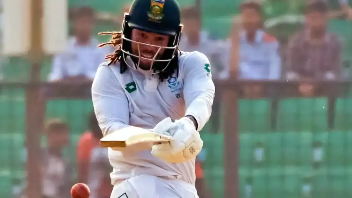 De Zorzi and Stubbs Shine on Opening Day of Second Test in Chattogram