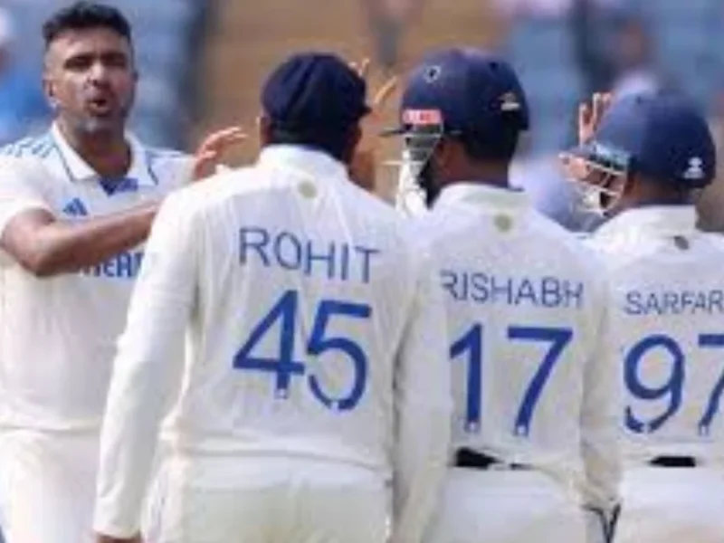 Fans Bake Under the Pune Sun at Test Match