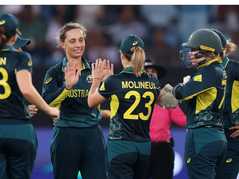 Gardner Shines with 4-for as Australia Crush Pakistan by 9 Wickets