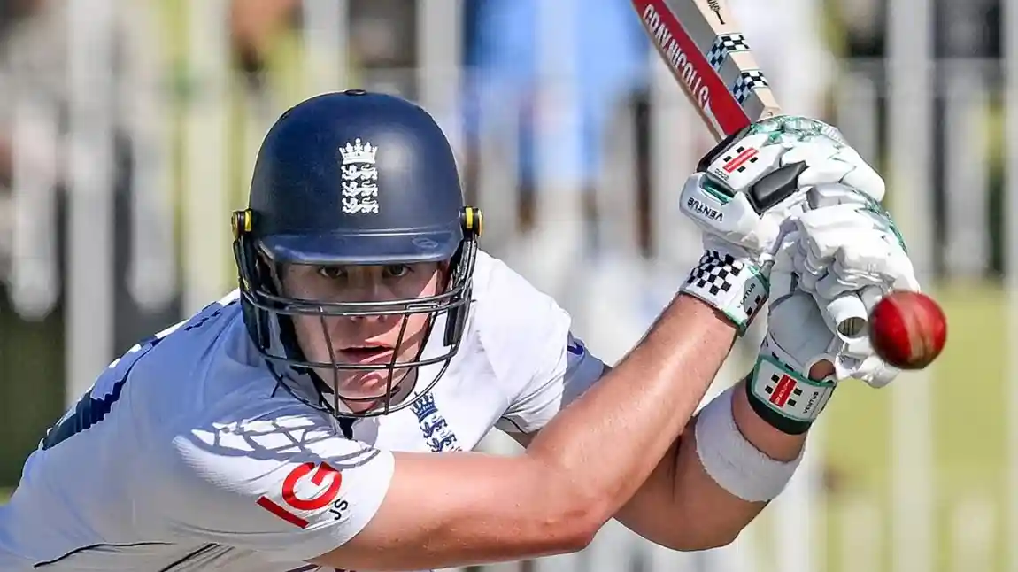 Jamie Smith’s Counterattack Leads England to Strong Position in Third Test Against Pakistan