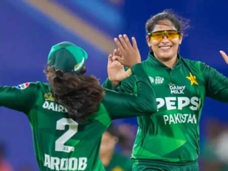Sadia Iqbal Briefly Tops ICC Women's T20I Bowler Rankings in Historic Achievement for Pakistan