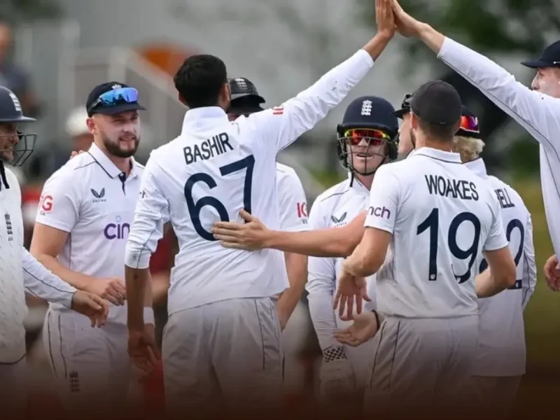 New Zealand Dominate England with Swinging Conditions at Hagley Oval