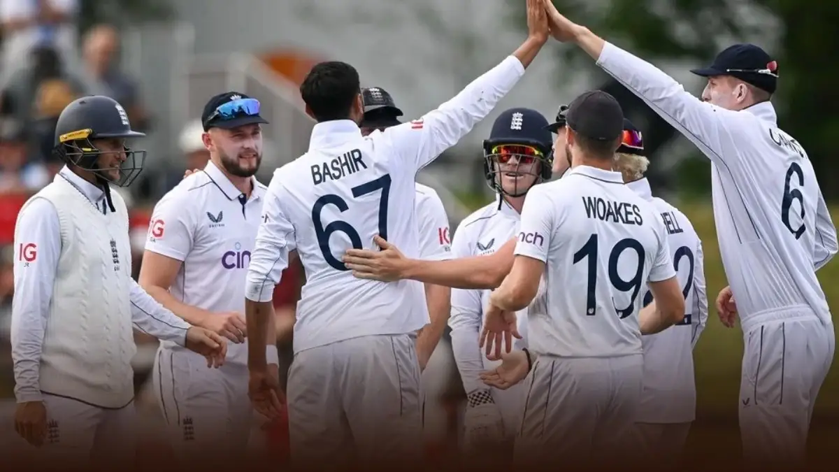 New Zealand Dominate England with Swinging Conditions at Hagley Oval